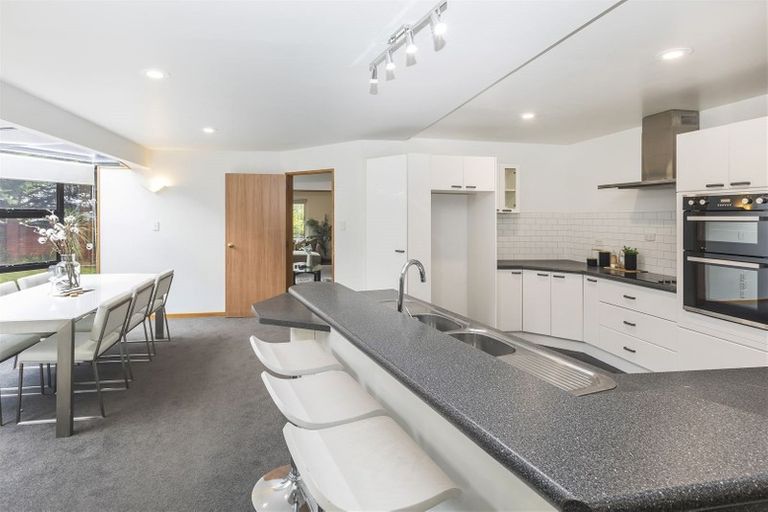 Photo of property in 29 Huntingdon Place, Avonhead, Christchurch, 8042