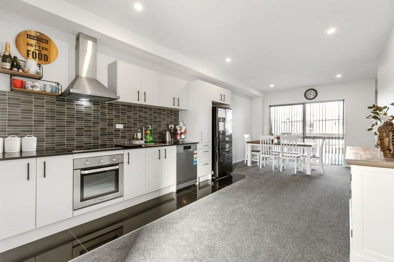 Photo of property in 39/11 Ray Small Drive, Papakura, 2110