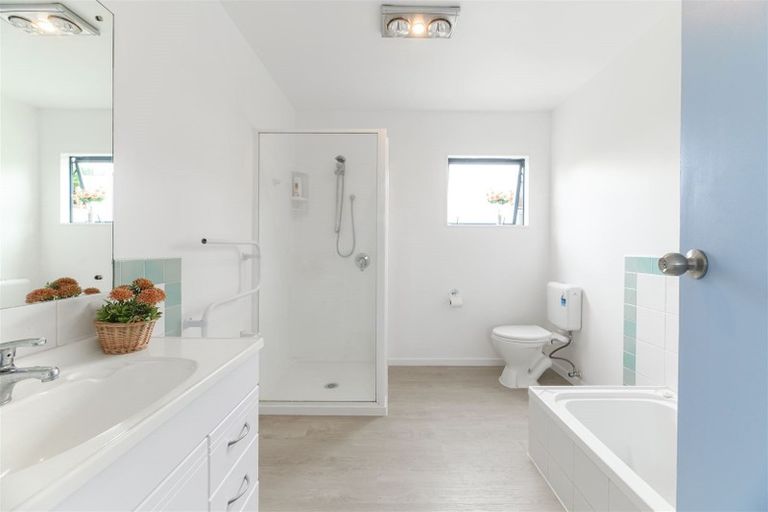 Photo of property in 111a Rosier Road, Glen Eden, Auckland, 0602