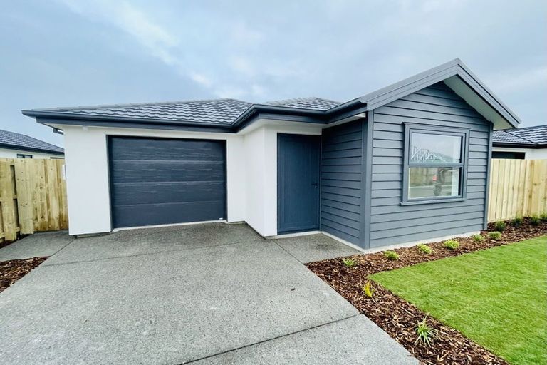 Photo of property in 5 Oakvale Lane, Halswell, Christchurch, 8025