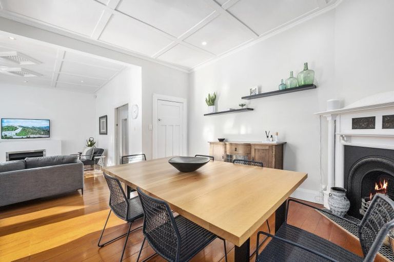 Photo of property in 8 Tiri Road, Milford, Auckland, 0620