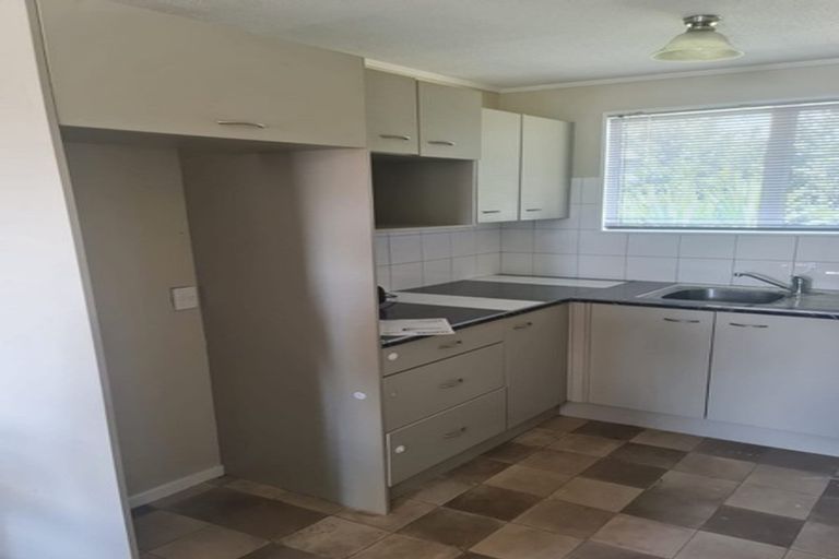 Photo of property in 2 Sparrow Place, Weymouth, Auckland, 2103