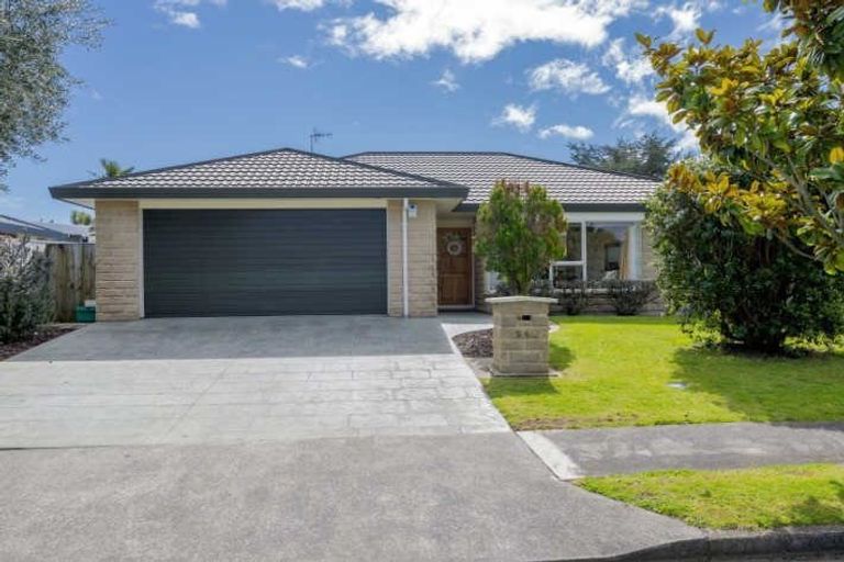 Photo of property in 24 Sunburst Court, Paraparaumu Beach, Paraparaumu, 5032