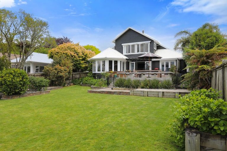 Photo of property in 135 Koutu Road, Kawaha Point, Rotorua, 3010