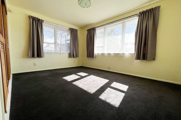Photo of property in 133 Riverpark Crescent, Henderson, Auckland, 0610