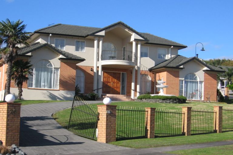 Photo of property in 26 Anaheim Boulevard, Shamrock Park, Auckland, 2016