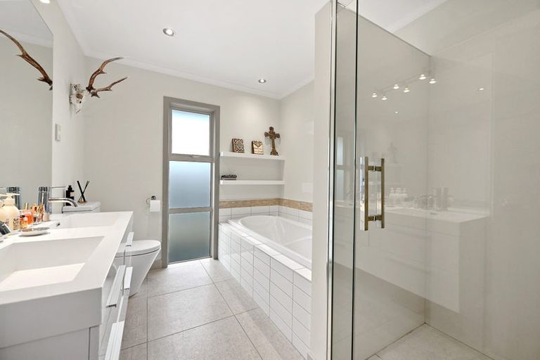 Photo of property in 4 Michael Terrence Place, Flagstaff, Hamilton, 3210