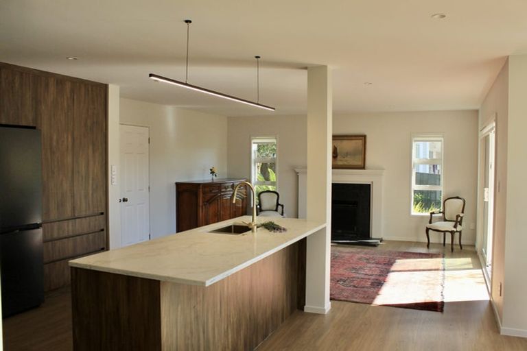 Photo of property in 127 Pah Road, Cockle Bay, Auckland, 2014