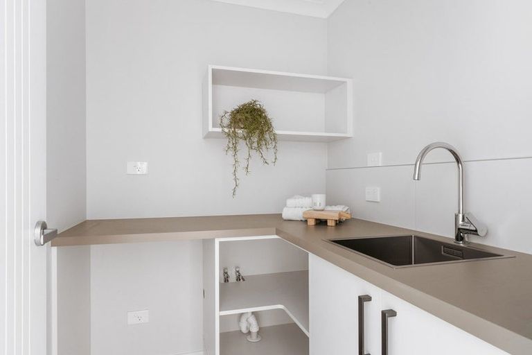 Photo of property in 4 Atutahi Lane, Papamoa Beach, 3118