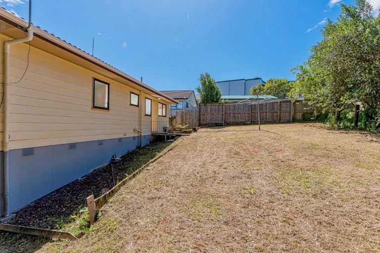 Photo of property in 6 Holmes Drive South, West Harbour, Auckland, 0618