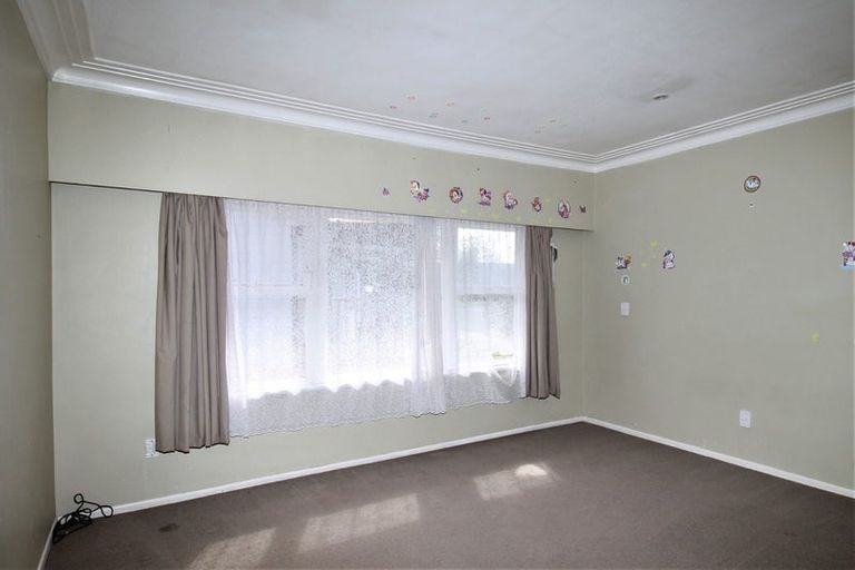 Photo of property in 25 Lynmore Drive, Hillpark, Auckland, 2102