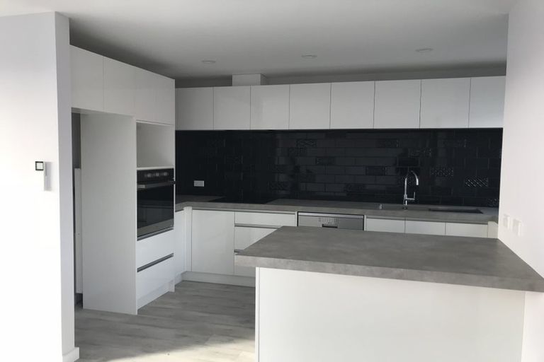 Photo of property in 3/121 Rongotai Road, Kilbirnie, Wellington, 6022