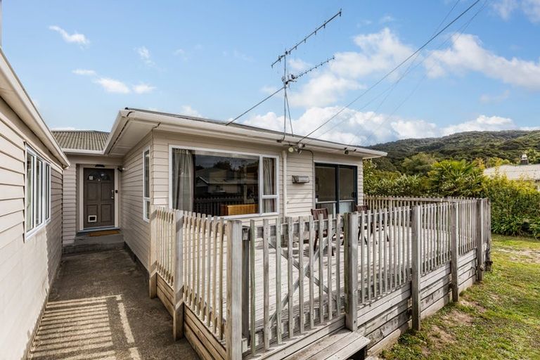 Photo of property in 42 Wood Street, Wainuiomata, Lower Hutt, 5014