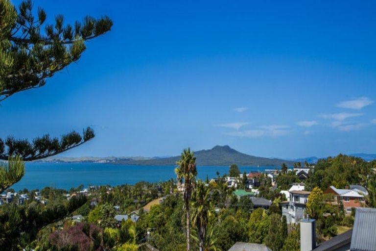 Photo of property in 7 Aberdeen Road, Castor Bay, Auckland, 0620