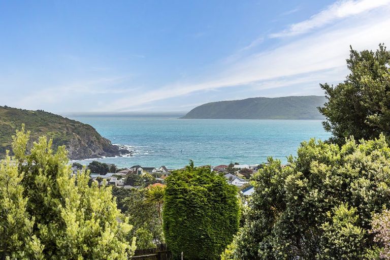 Photo of property in 13 De Castro Place, Titahi Bay, Porirua, 5022