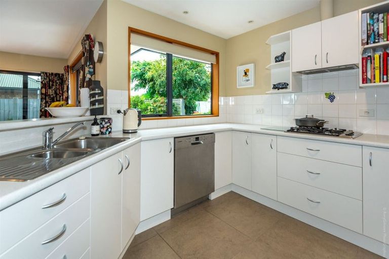 Photo of property in 9 Blue Gum Place, New Brighton, Christchurch, 8083