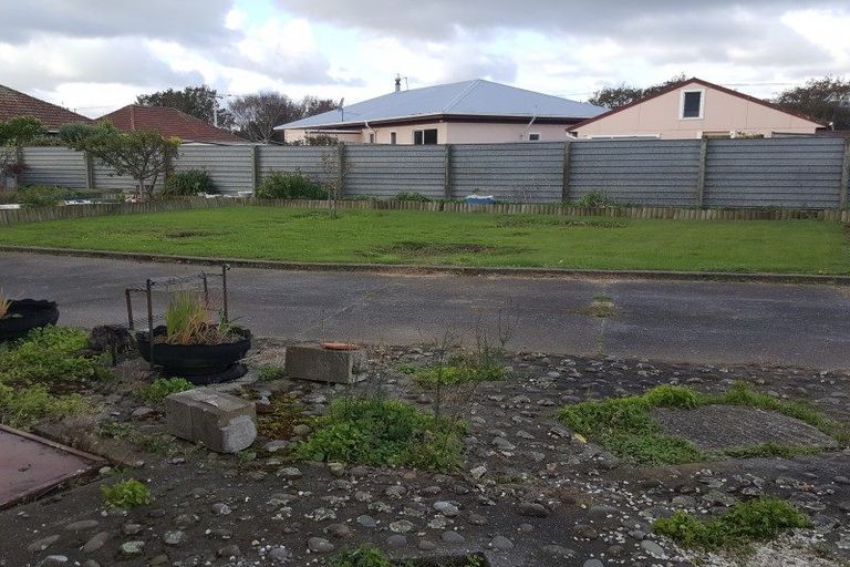 Photo of property in 35 Grey Street, Normanby, Hawera, 4614