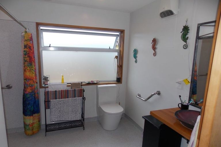 Photo of property in 32 Pioneer Highway, Awapuni, Palmerston North, 4412