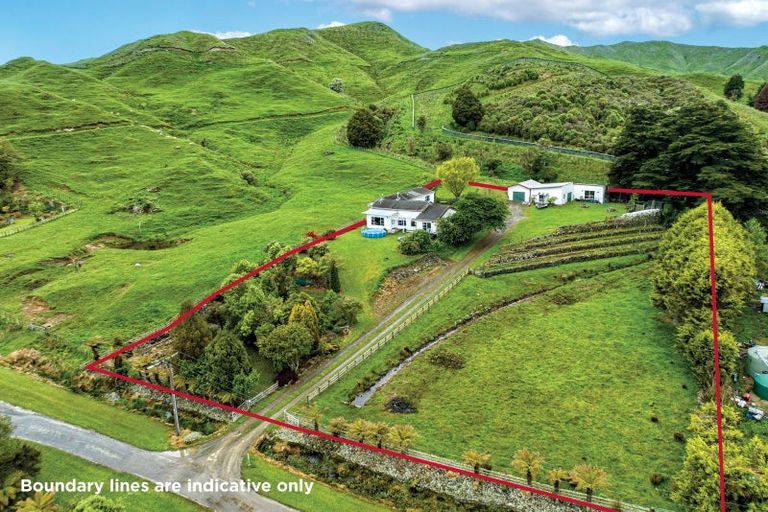 Photo of property in 18 King Street, Motu, Te Karaka, 4092