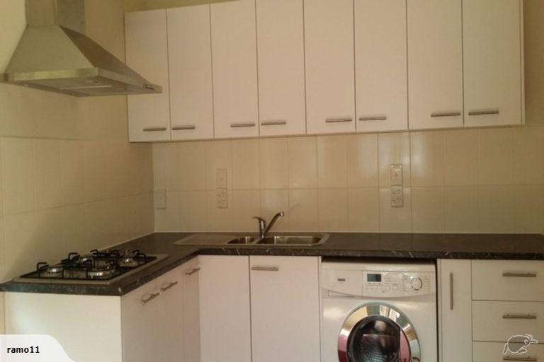 Photo of property in 19 Grammar School Road, Pakuranga, Auckland, 2010