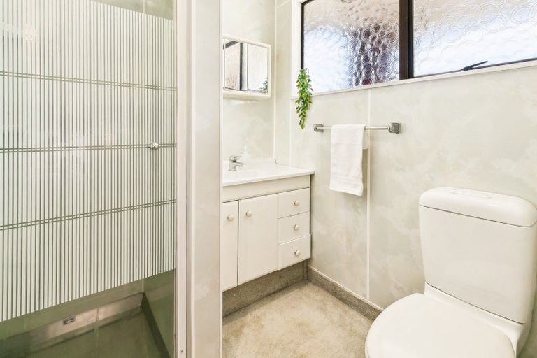 Photo of property in 8a Beauchamp Street, Karori, Wellington, 6012