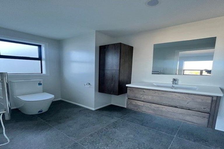 Photo of property in 452 Cambridge Terrace, Naenae, Lower Hutt, 5011