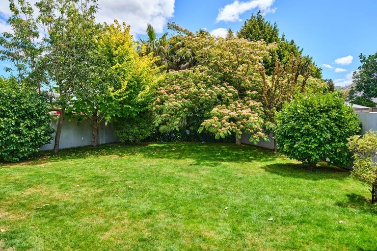 Photo of property in 29d Wai-iti Crescent, Woburn, Lower Hutt, 5010