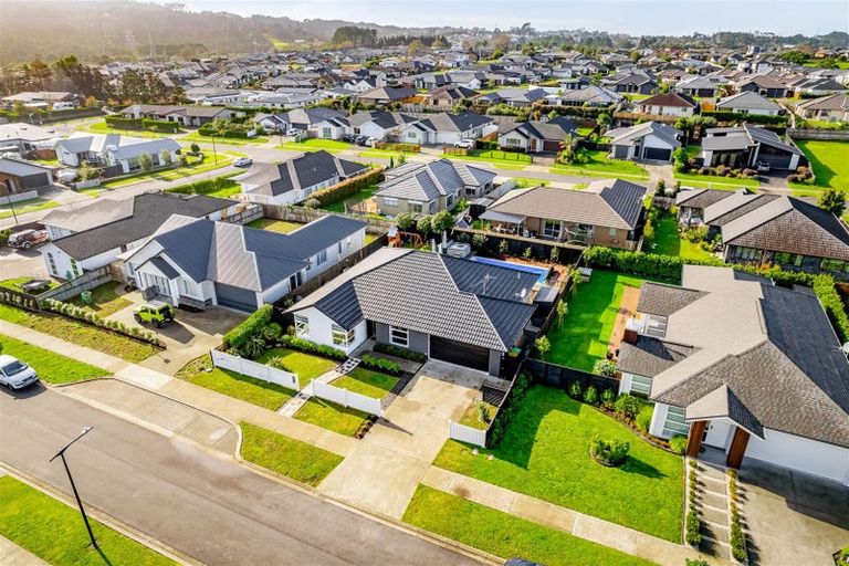 Photo of property in 5 Aporo Drive, Kumeu, 0810