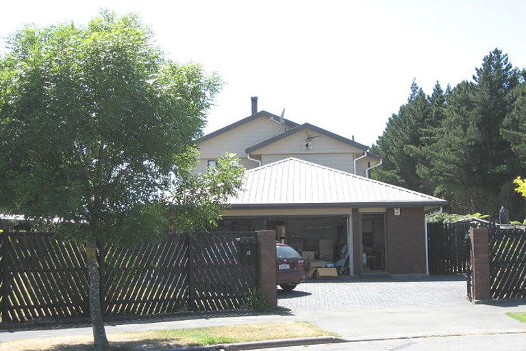 Photo of property in 11 Florance Place, Parklands, Christchurch, 8083