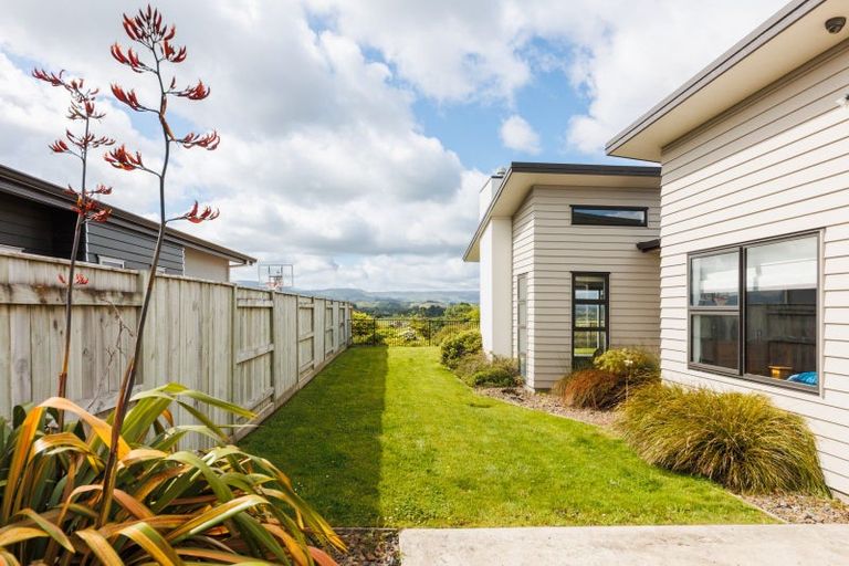 Photo of property in 10 Morocco Terrace, Kelvin Grove, Palmerston North, 4414