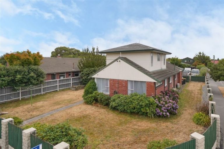 Photo of property in 14 Sevenoaks Drive, Bryndwr, Christchurch, 8053