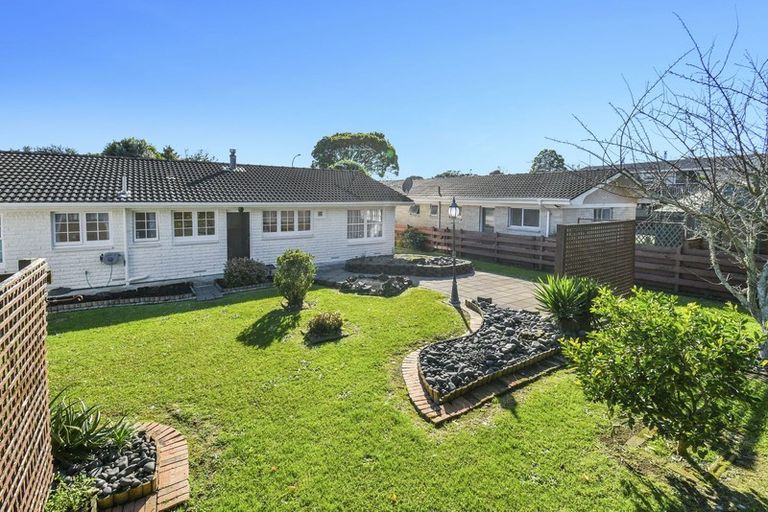 Photo of property in 22 Sunnypark Avenue, Rosehill, Papakura, 2113