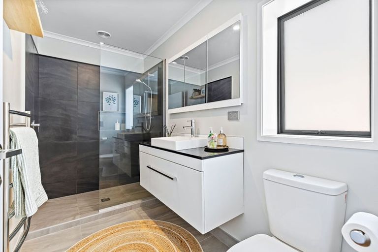 Photo of property in 9 Barque Rise, Long Bay, Auckland, 0630