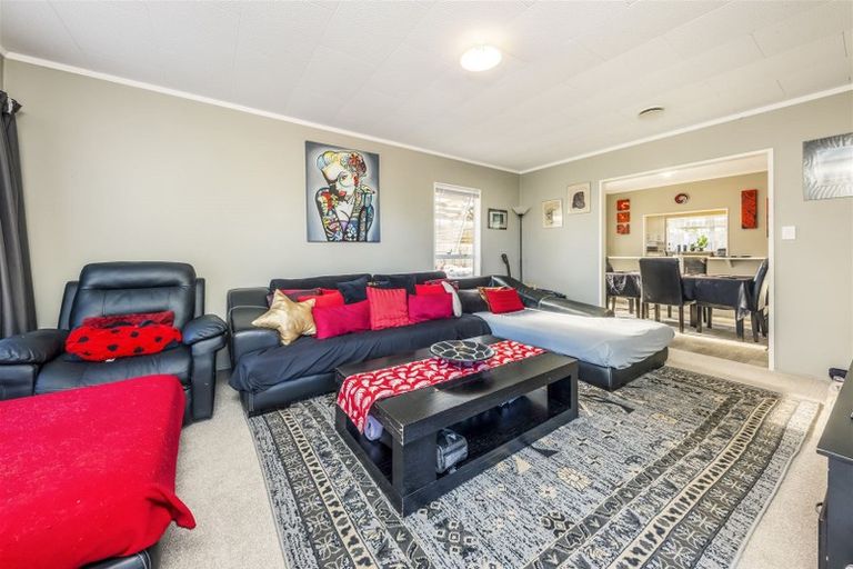 Photo of property in 56 Hamilton Drive, Waiuku, 2123
