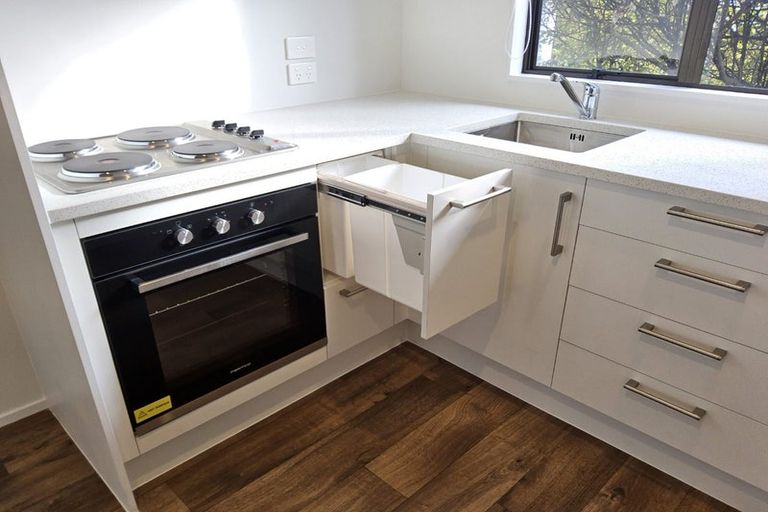 Photo of property in 3/708 Swanson Road, Swanson, Auckland, 0612