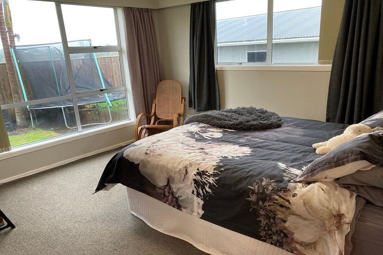 Photo of property in 8 Evelyn Place, Welbourn, New Plymouth, 4310