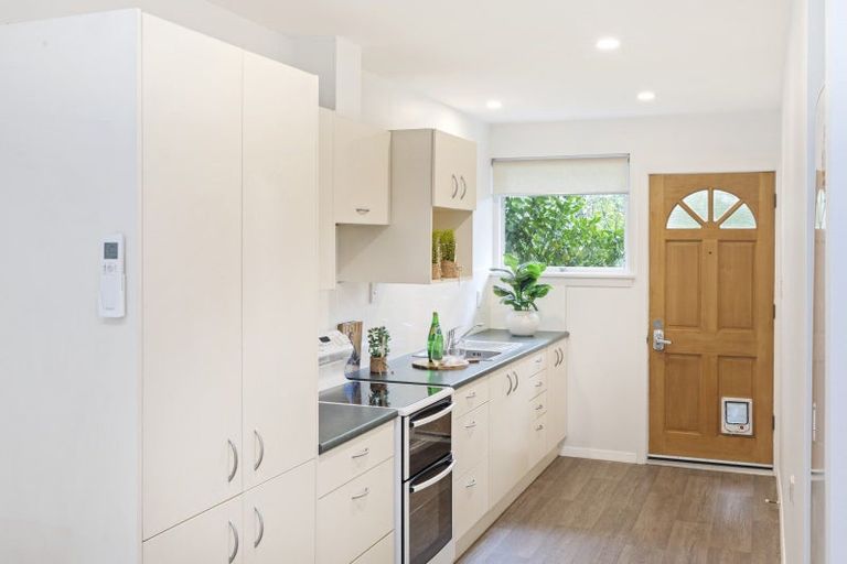 Photo of property in 2/5 Pitt Place, St Albans, Christchurch, 8014