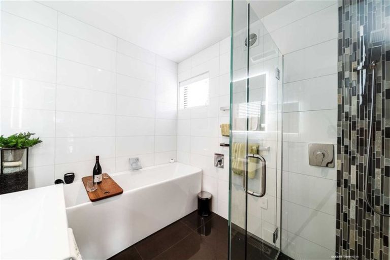 Photo of property in 7a Rannoch Drive, Jacks Point, Queenstown, 9371