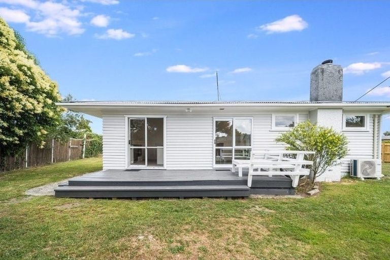 Photo of property in 16 Thornton Place, Melville, Hamilton, 3206