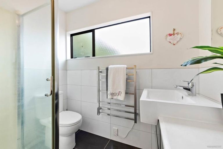 Photo of property in 5 Spears Place, Botany Downs, Auckland, 2010