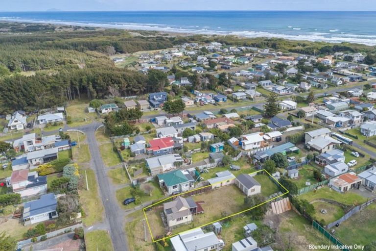 Photo of property in 22 Kauwhata Street, Himatangi Beach, Foxton, 4891