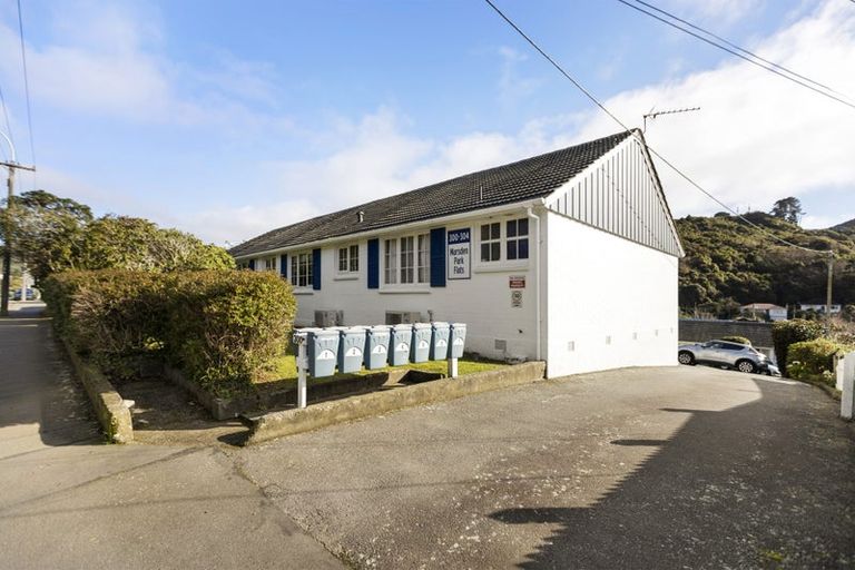 Photo of property in 300 Karori Road, Karori, Wellington, 6012