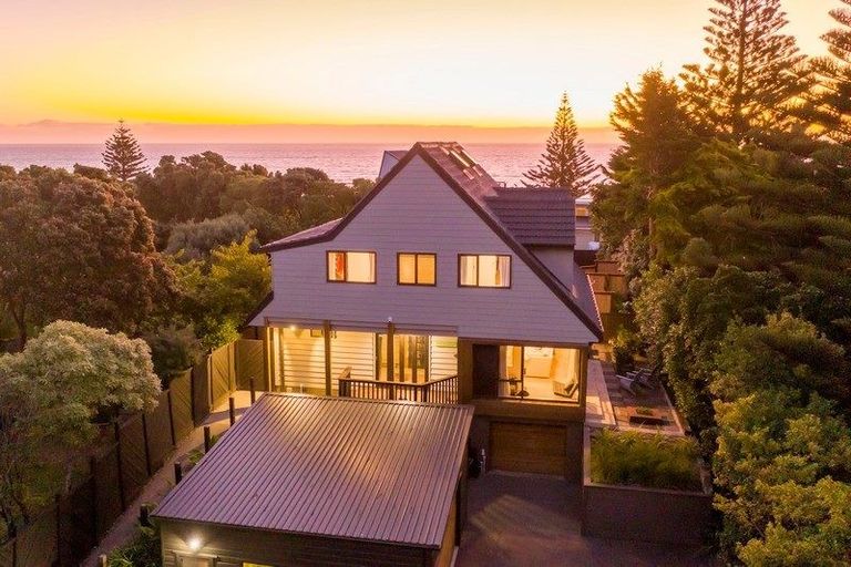 Photo of property in 9 Wharemauku Road, Raumati Beach, Paraparaumu, 5032