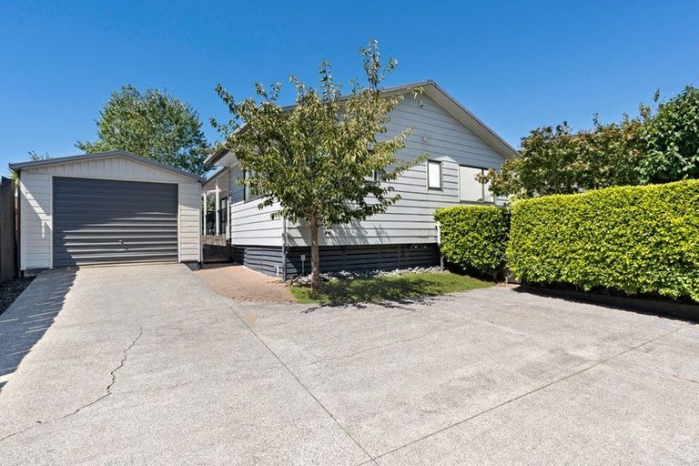 Photo of property in 69a Kervil Avenue, Te Atatu Peninsula, Auckland, 0610