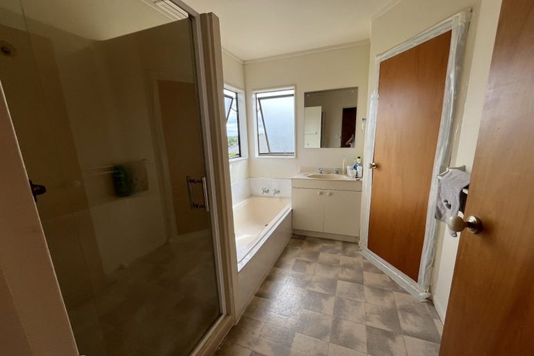 Photo of property in 2/14 James Street, Bayview, Auckland, 0629