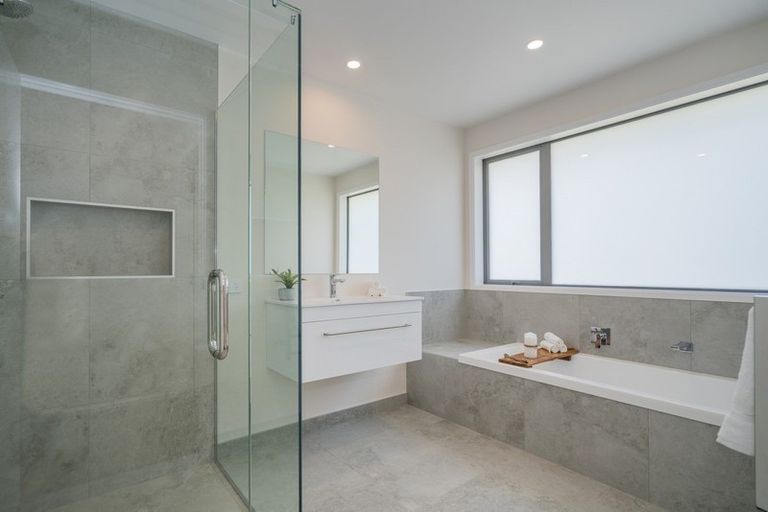 Photo of property in 22 Awatea Drive, Whitianga, 3510