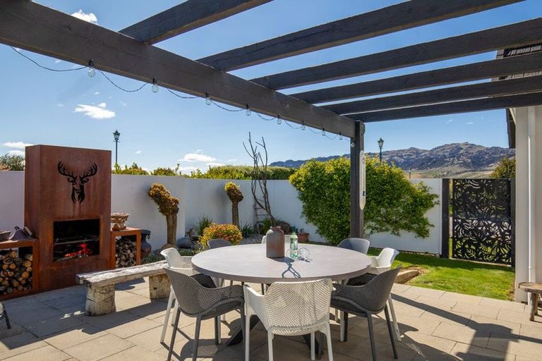 Photo of property in 25 Ethereal Crescent, Mount Pisa, Cromwell, 9383