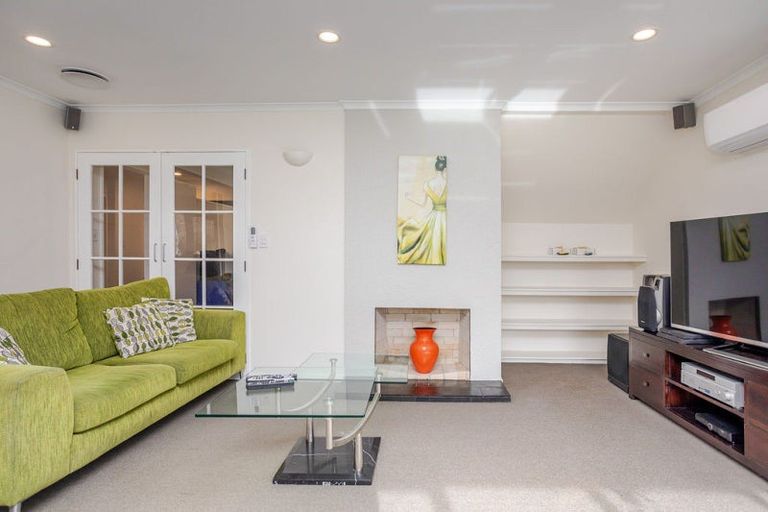 Photo of property in 97 Adelaide Road, Dannevirke, 4930