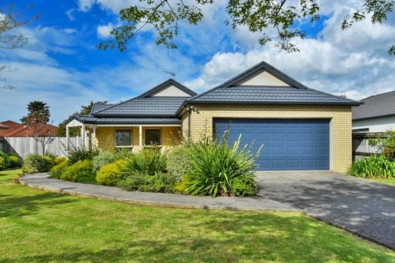 Photo of property in 10 Glencalder Place, Wattle Downs, Auckland, 2103