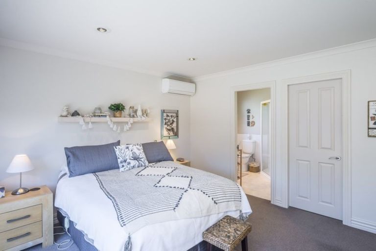 Photo of property in 3 Holcombe Drive, Paraparaumu, 5032